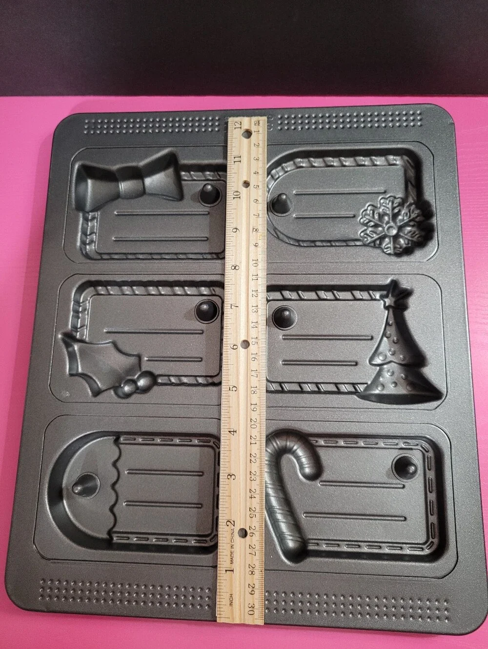 Sweet Creations Holiday Gift Tag Cookie Mold 6-Cavity Nonstick Baking Pan
